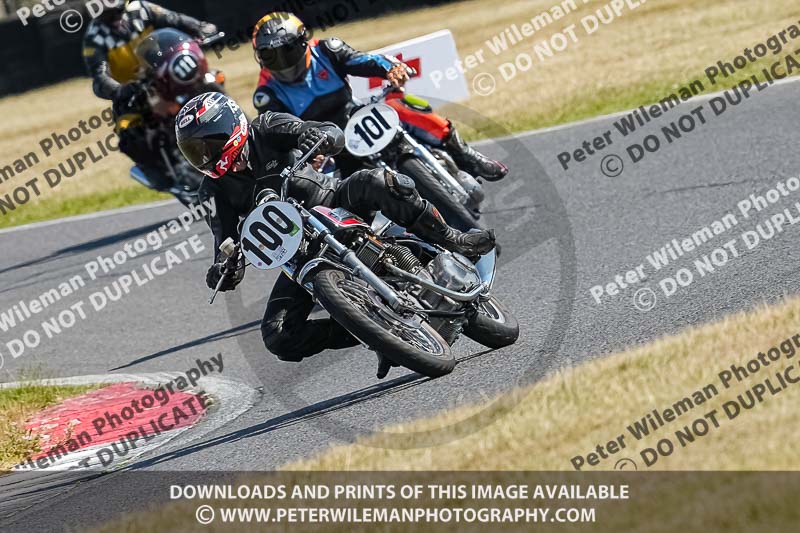 cadwell park;cadwell park photographs;cadwell trackday photographs;enduro digital images;event digital images;eventdigitalimages;peter wileman photography;racing digital images;trackday digital images;trackday photos